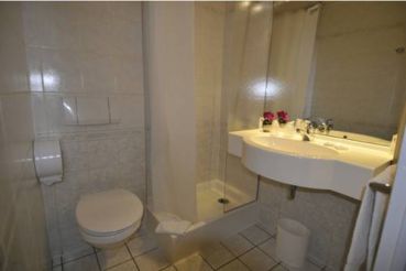 Twin Room with shower or bath