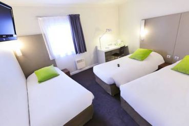 Quadruple Room with 4 Single Beds (3 adults and 1 child)