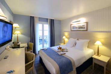 Double or Twin Room with Port View