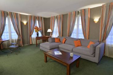 Family Suite (6 Adults)