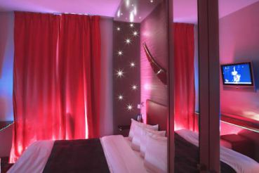 Superior Romantic Cocoon Room