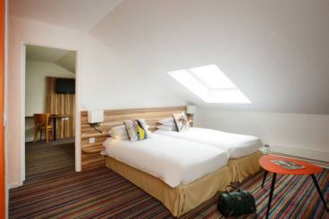 Attic Room with 2 Single Beds