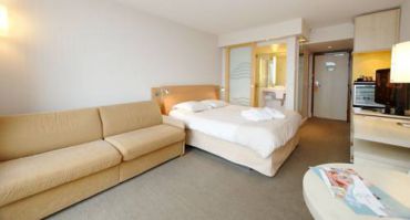Superior Room with 1 Queen-Size Bed and 1 Double Sofa Bed - Ocean Front and Balcony