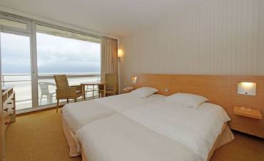 Superior Room with 2 Single Beds - Ocean View and Balcony