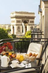 Double Room with Arc de Triomphe View & a Bottle of Champagne