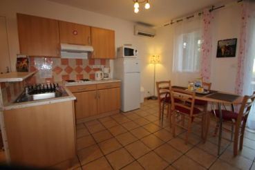 One-Bedroom Apartment (4 Adults) with Balcony with hotel services 