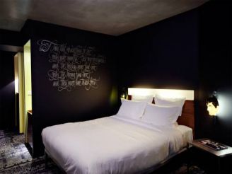 Queen Double Room (1-2 Adults)