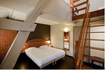 Standard Suite with 1 Double Bed and 2 Single Beds - Free Breakfast