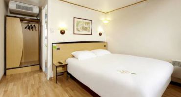 Triple Room with 1 Double + 1 Single Bed