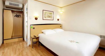 Triple Room with 1 double bed and 1 single bed (2 Adults + 1 Child) 