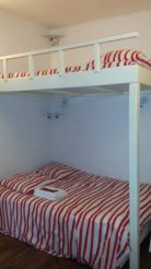 Улучшенный номер-студио с 2 двуспальными кроватями