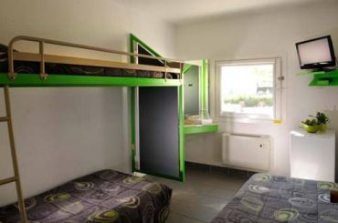 Triple Room with Shared Bathroom (Two Single Beds and One Bunk Bed)
