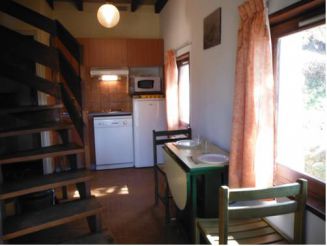 One-Bedroom Cottage with Alcove (5 Adults)