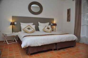 Двухместный номер с 2 отдельными кроватями и террасой, гости могут посещать гидромассажную ванну, хаммам и фитнес-зал