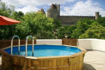 Double Room with Private Pool and Medieval city view