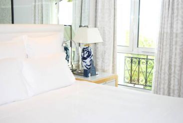 Four Seasons Seaview Suite King Bed