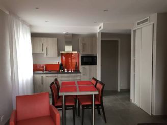 Family Suite (Kitchenette/Living Room/Balcony)
