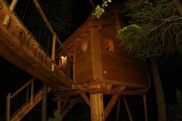 Дом на дереве с гидромассажной ванной
