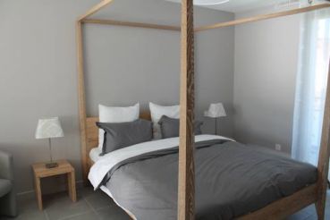 Люкс с двуспальной кроватью или 2 отдельными кроватями (для 2-4 человек)