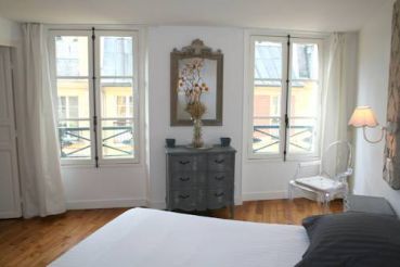 One-Bedroom Apartment - 1 Rue de Satory