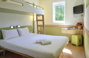Double Room with Bunk Bed (3 Adults)