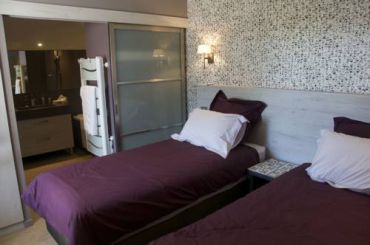 Double or Twin Room with Private Bathroom - Plume 